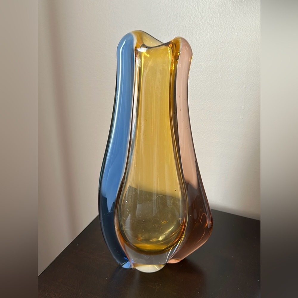 Vtg Bohemian Art Glass Vase
Large pink Czechoslovakia
Machovska Romana vase 60s